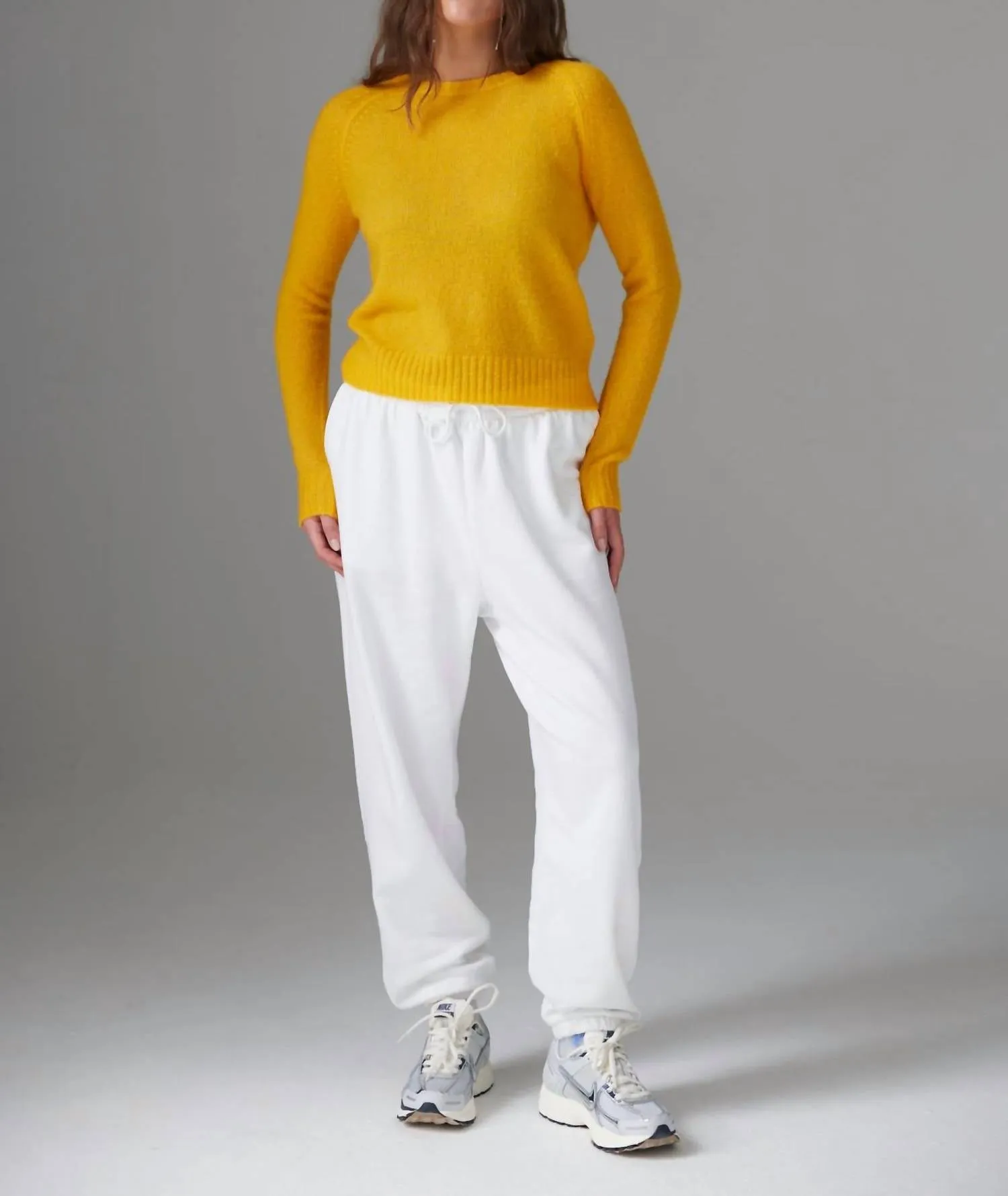 Amara Poppy Sweatshirt In Nectar