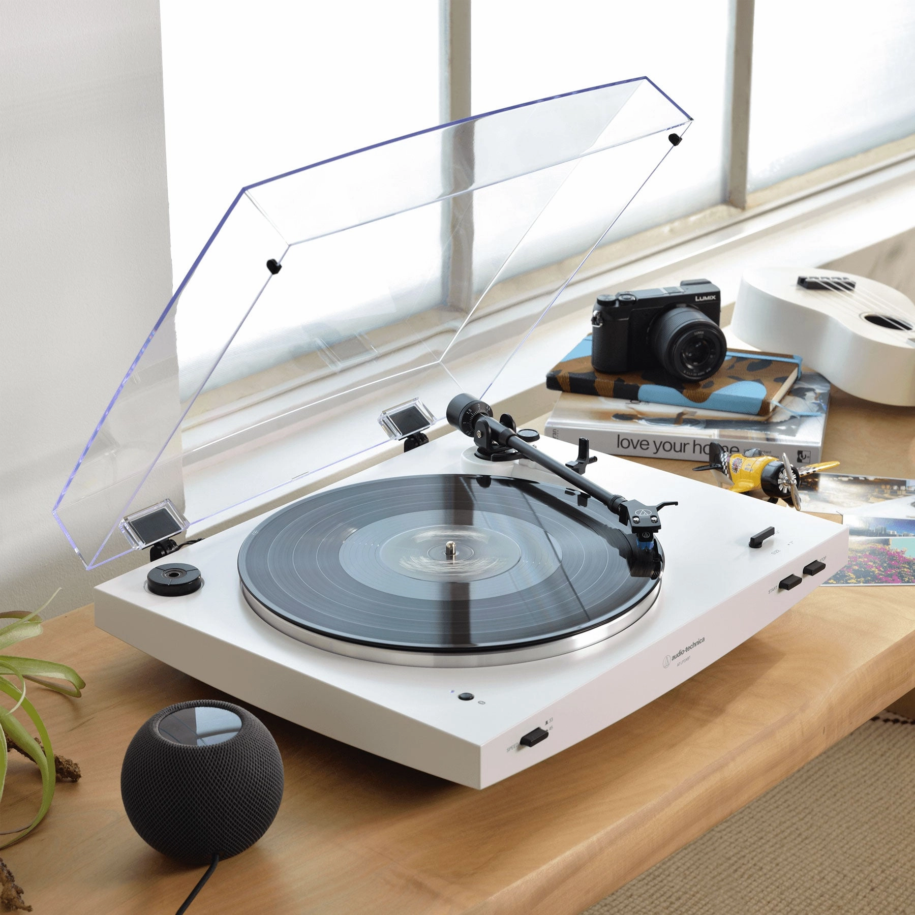 Audio-Technica: AT-LP3XBT-WH Automatic Bluetooth Turntable - White