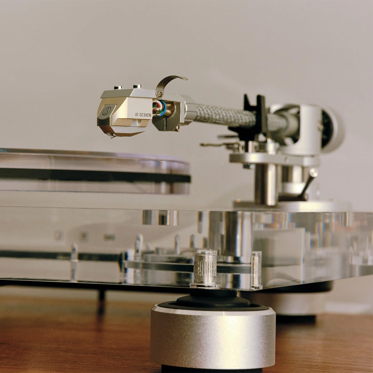 Audio-Technica AT-LPA2 Fully Manual Belt-Drive Turntable
