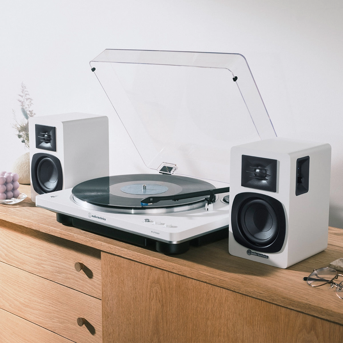 Audio-Technica AT-SP3X Powered Bookshelf Speakers - Pair (White)