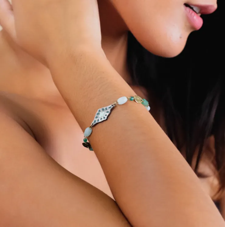 Blue Scarab Jewellery TALULAH shell   looped bead bracelet