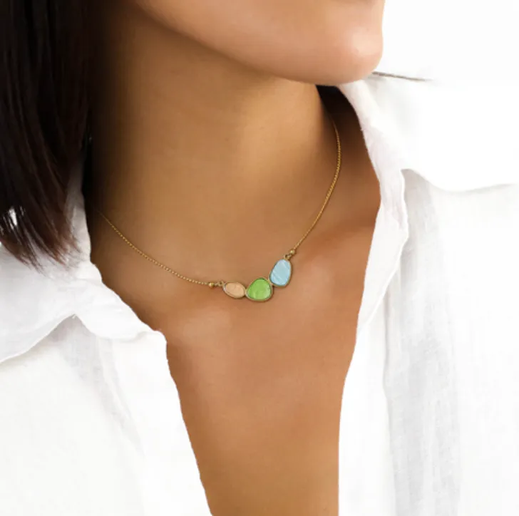 Blue Scarab Jewellery VICTOIRE 3 oval laminated capiz necklace