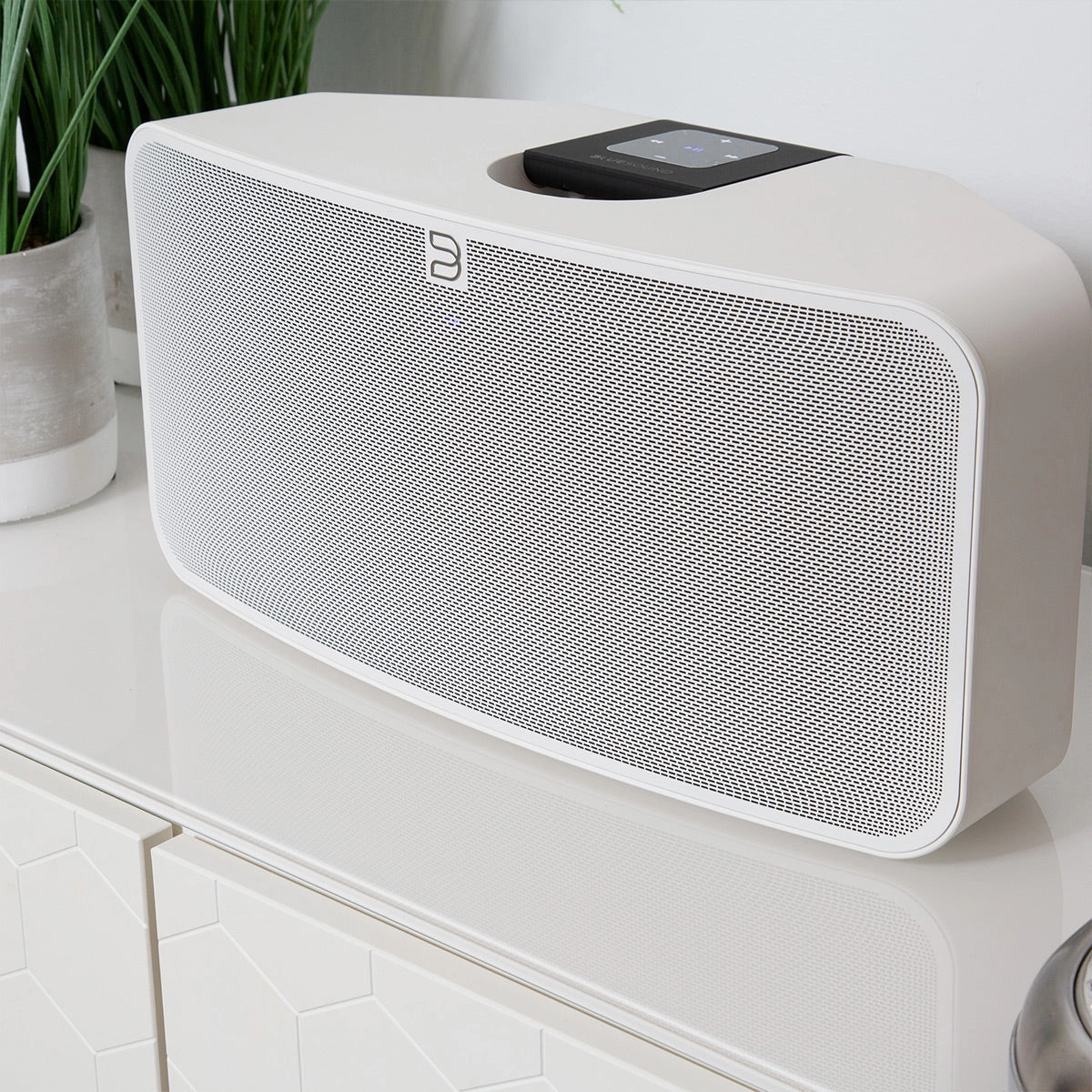 Bluesound PULSE 2i Premium Wireless Streaming Speaker (White)