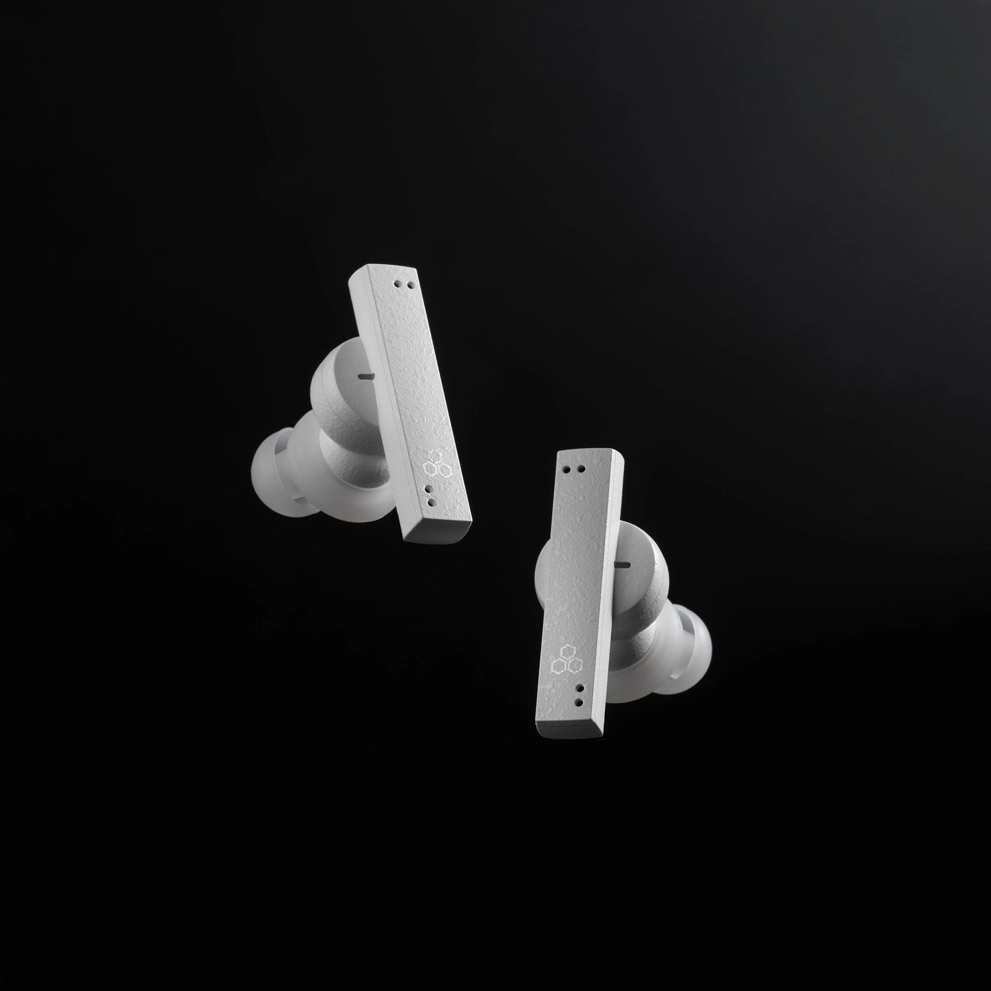 Final ZE8000 Noise-Cancelling True Wireless Earphones