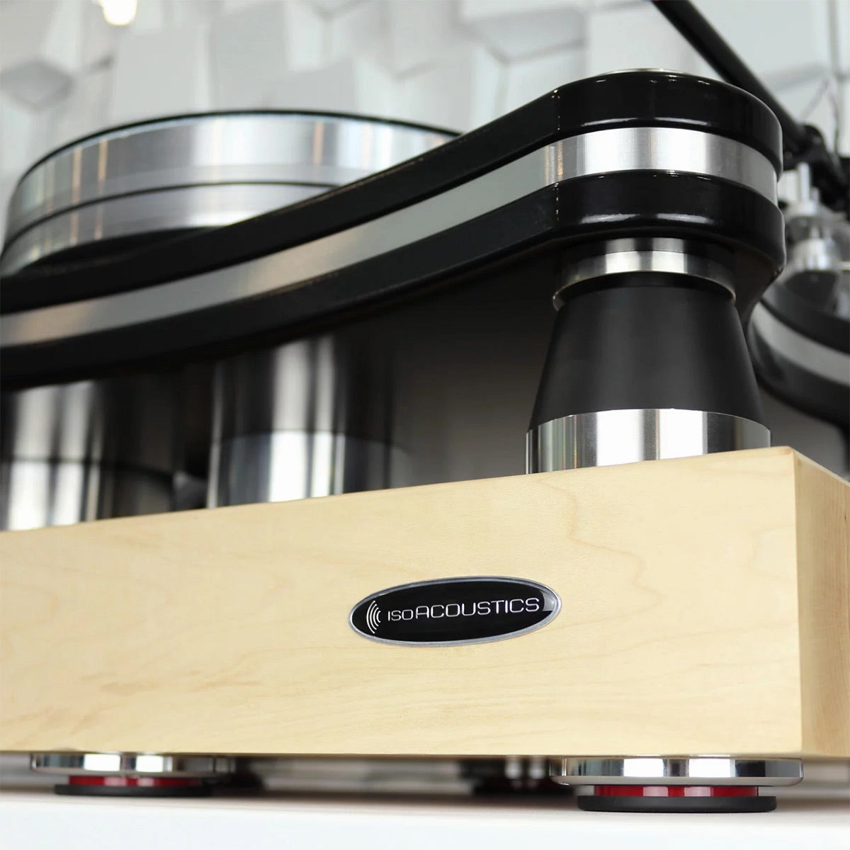 IsoAcoustics Delos 1815M2 18" x 15" x 3" Turntable Isolation Platform (Maple)
