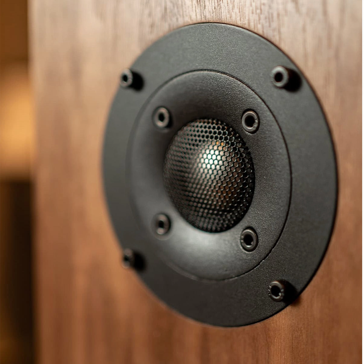 KLH Kendall 2B 2-Way Bookshelf Speakers - Pair (English Walnut)
