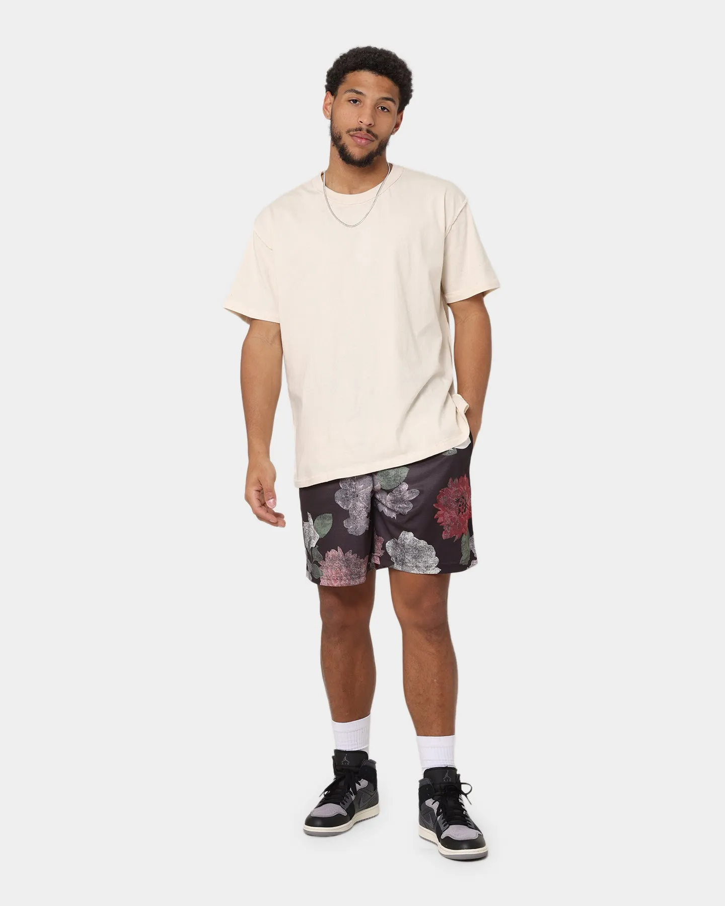 Majestic Athletic Las Vegas Raiders Digi Floral Camo Shorts Faded Black