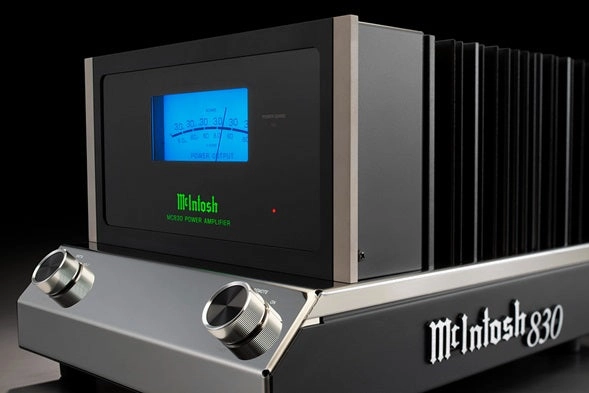 McIntosh MC830 - 1-Channel Solid State Amplifier