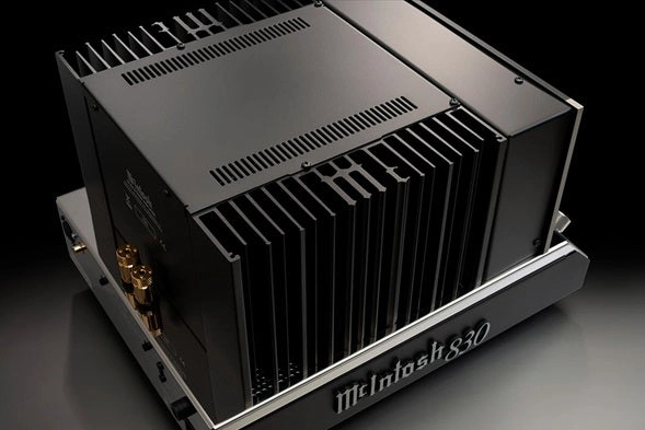 McIntosh MC830 - 1-Channel Solid State Amplifier