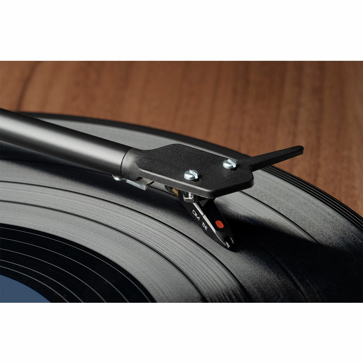 Pro-Ject E1 BT Plug & Play Turntable with Audio-Technica AT3600L Cartridge (Black)