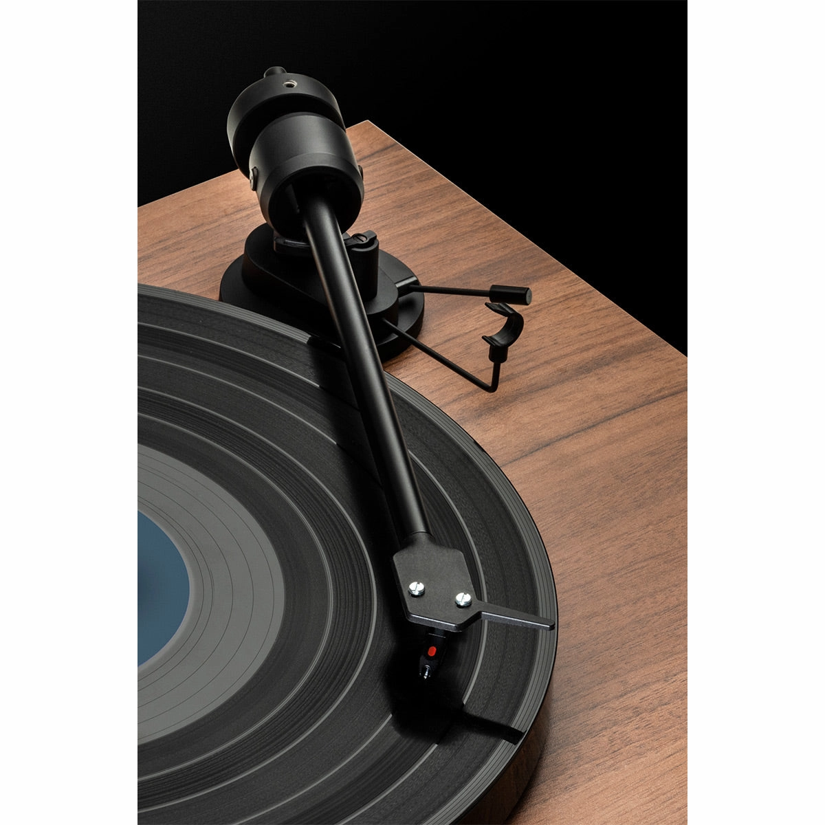 Pro-Ject E1 Plug & Play Turntable with Audio-Technica AT3600L Cartridge (White)