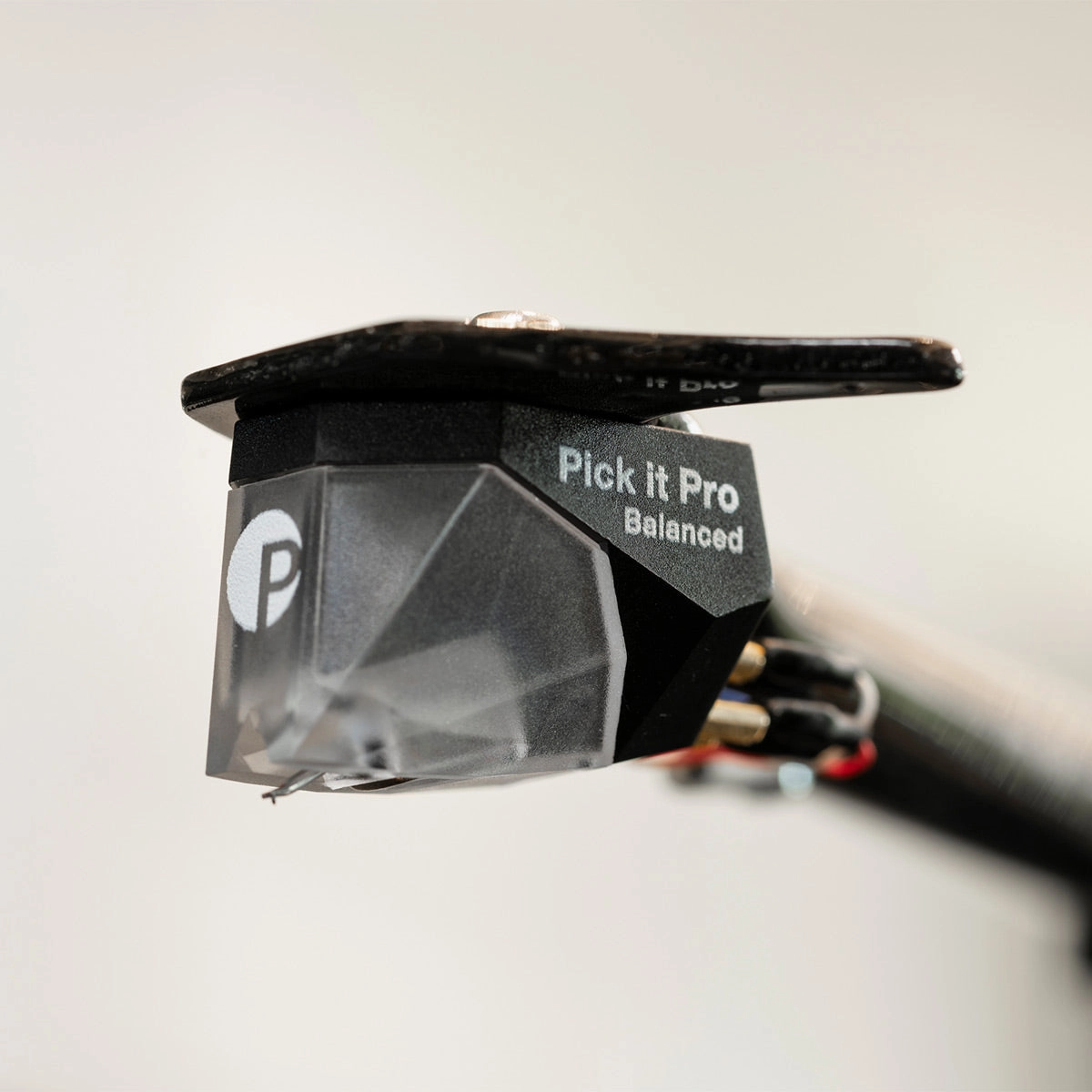 Pro-Ject X1 B Balanced Turntable with Pick it Pro Cartridge (Gloss Black)