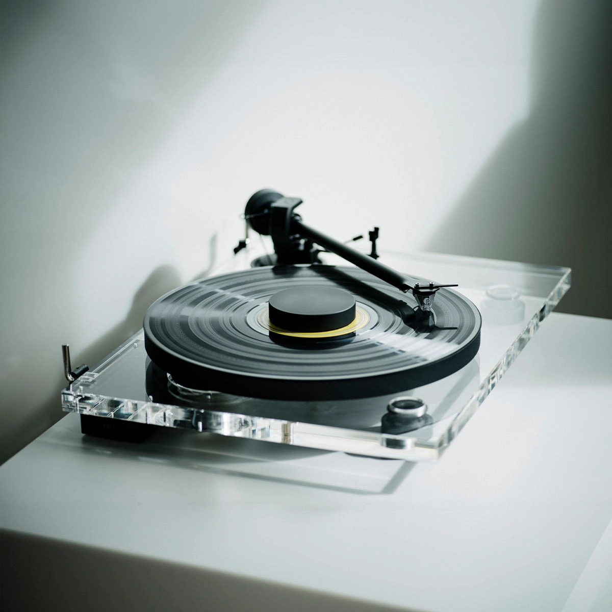 Pro-Ject XA B Balanced Turntable with Pick it PRO B Balanced Cartridge