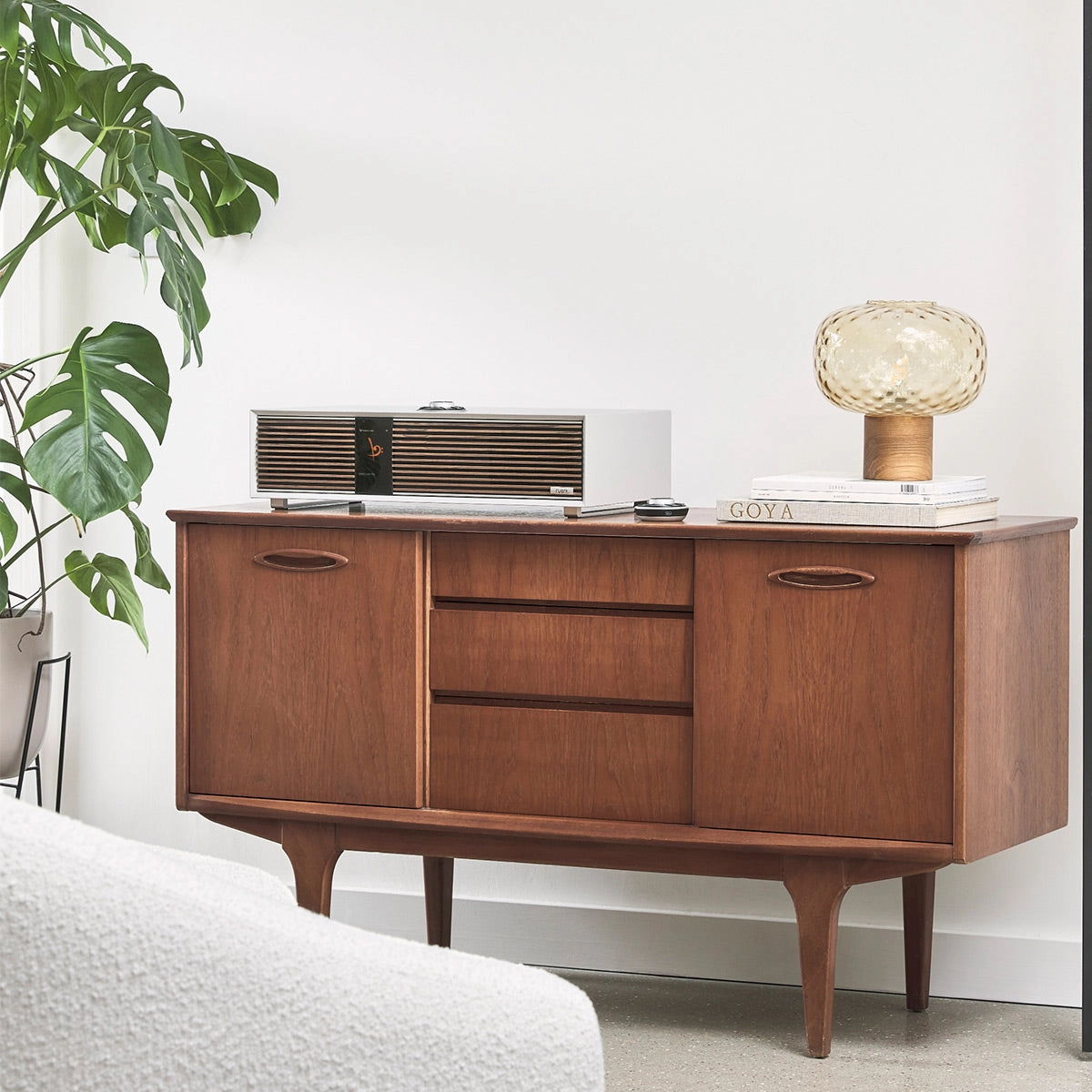 Ruark Audio R410 Integrated Music System (Soft Grey/Walnut)