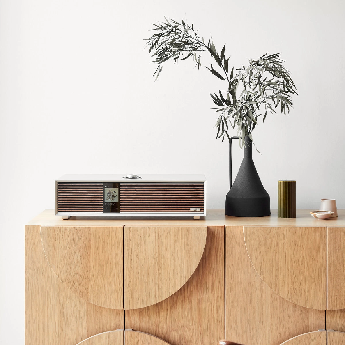 Ruark Audio R410 Integrated Music System (Soft Grey/Walnut)