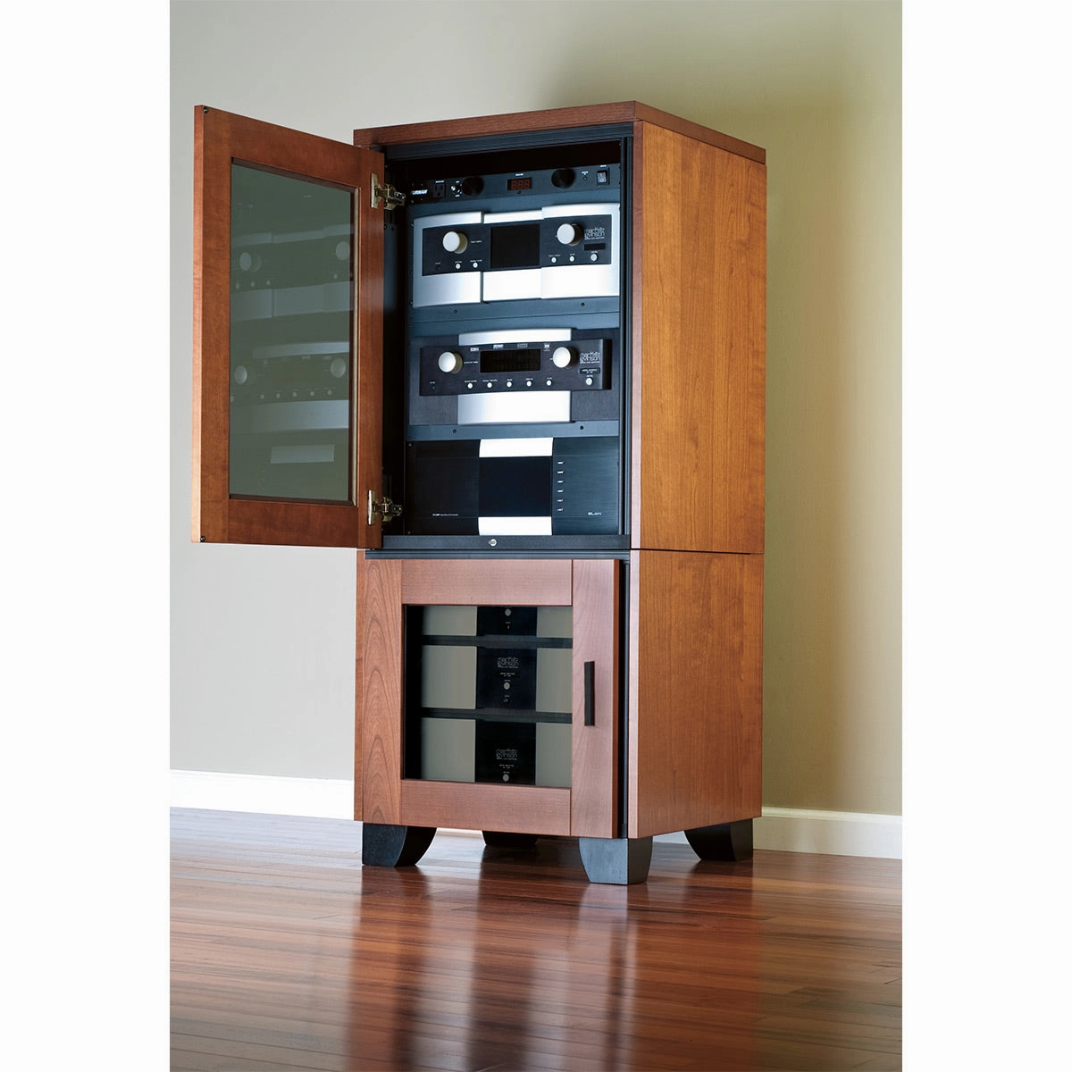 Salamander Designs Chameleon Collection Elba 517 RM Single Pro Audio Rack (Wide Framed American Cherry Doors with Smoked Glass Inserts)