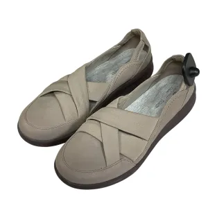 Shoes Flats By Clarks In Tan, Size:9.5 clarks