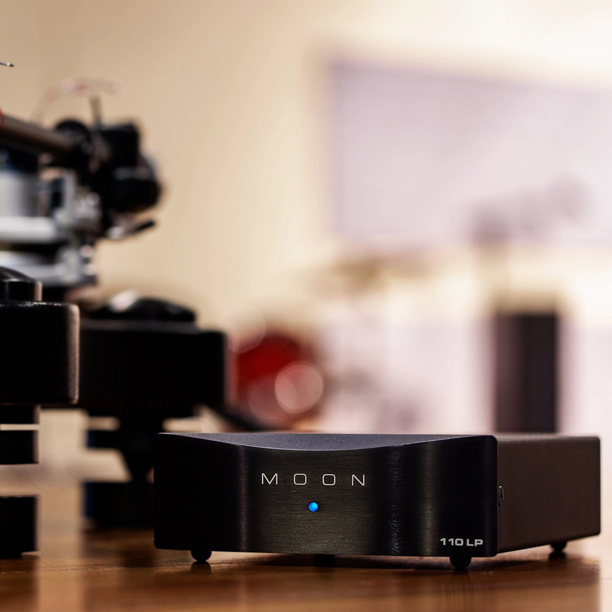 Simaudio MOON 110LP V2 MM/MC Phono Preamplifier