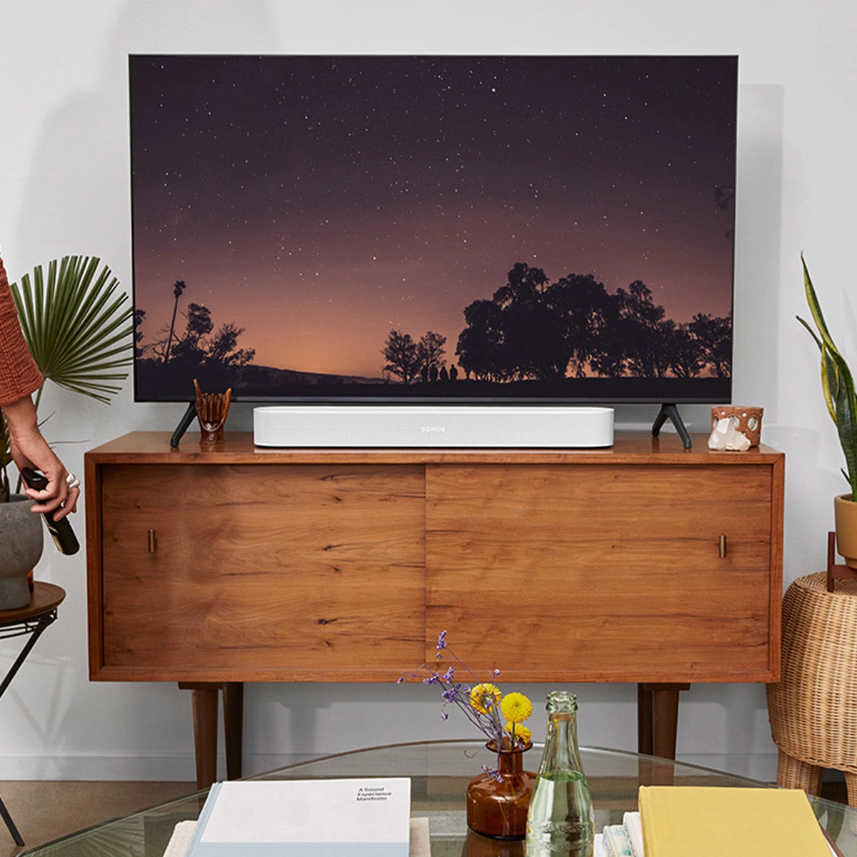 Sonos Premium Entertainment Set with Beam Soundbar (Gen 2) & Sub 4 Subwoofer (White)