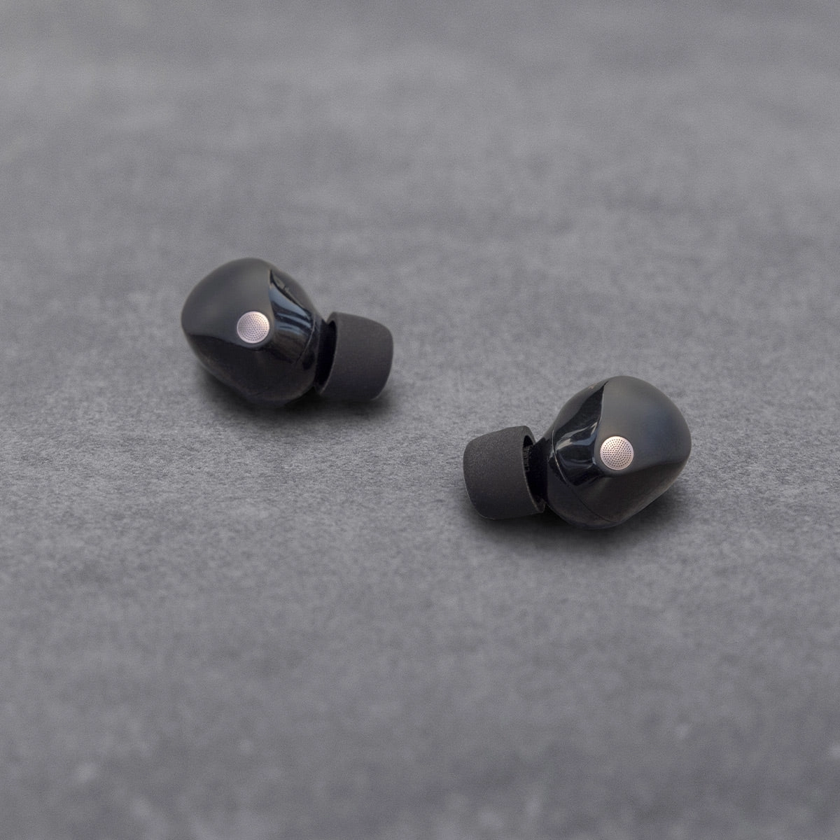 Sony WF-1000XM5 Wireless Noise Cancelling In-Ear Headphone Bundle with gSport Hardshell Case (Black)
