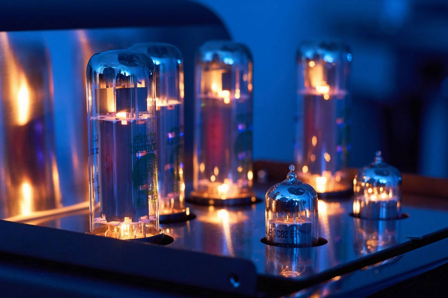 Synthesis Roma 96DC  25W Pure A Class Integrated Stereo Amplifier (Each) | Pre-Owned