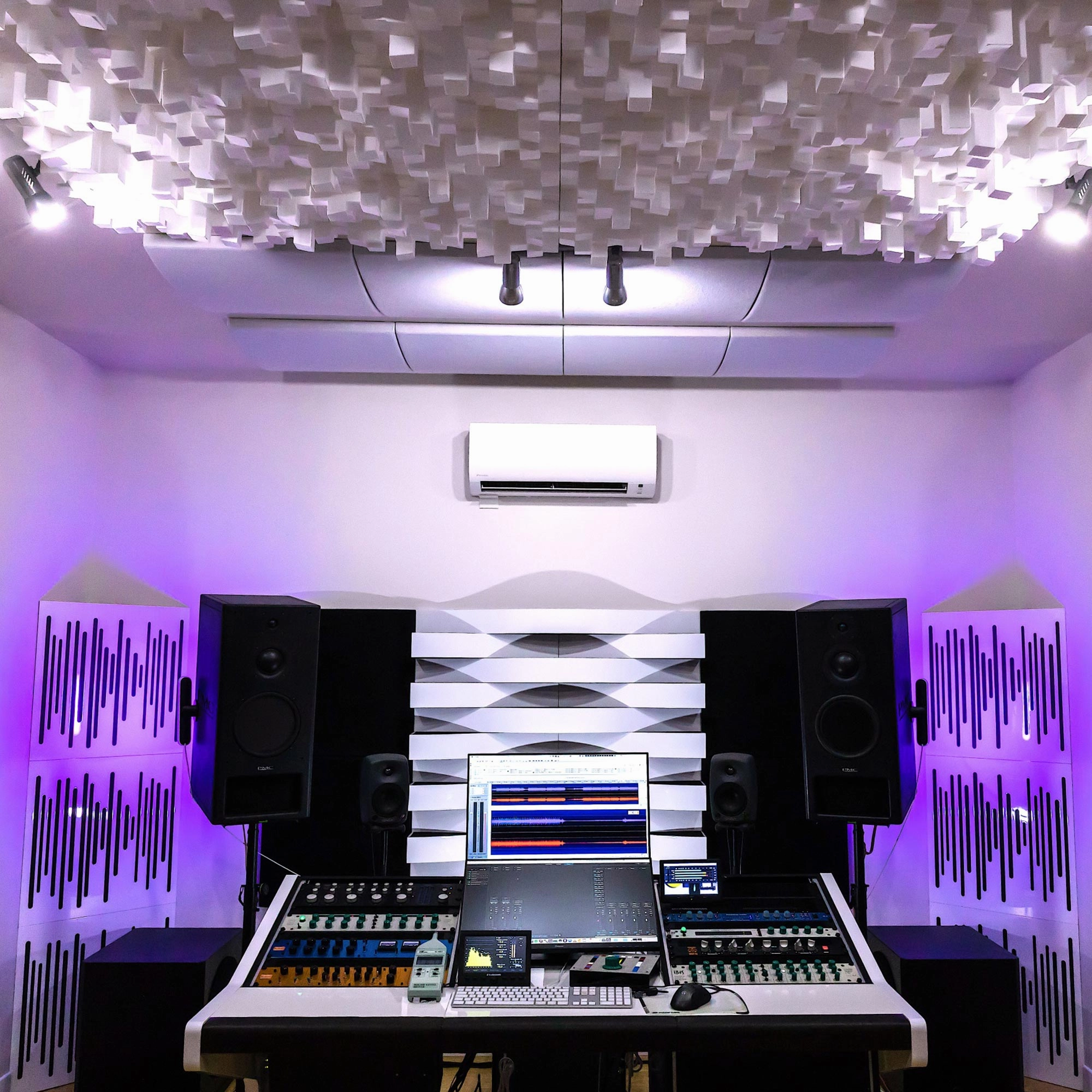 Vicoustic Multifuser DC2 Diffusion Panels
