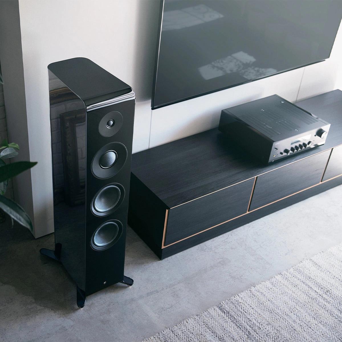 Yamaha R-N2000A Hi-Fi Network Receiver (Black)